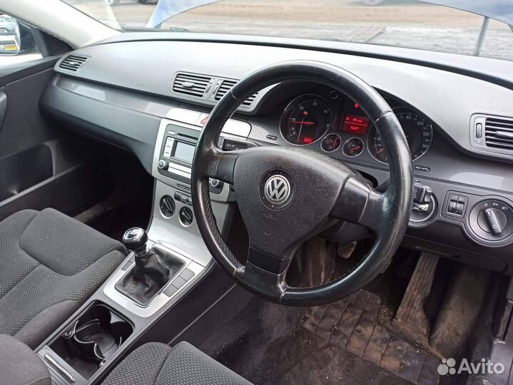 Форсунка топливная Volkswagen Passat B6 2006