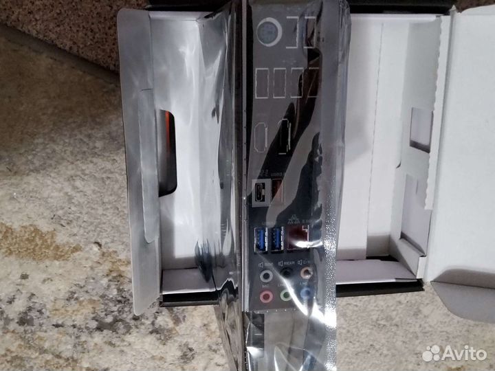 Материнская плата Gigabyte Aorus B560M elite