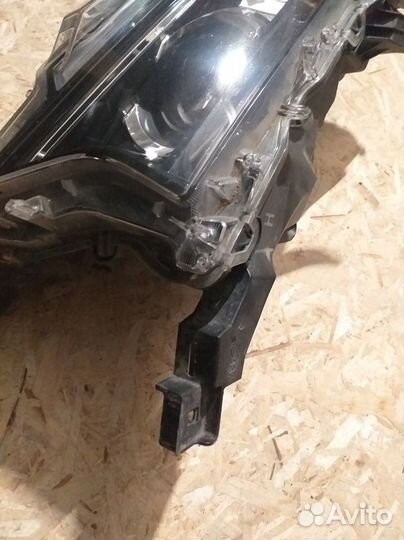 Фара правая Toyota Land Cruiser Prado 150