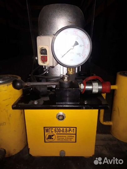 4 домкрата 50 тон, Масло станция