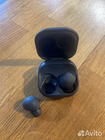 Беспроводные наушники samsung Sound by AKG