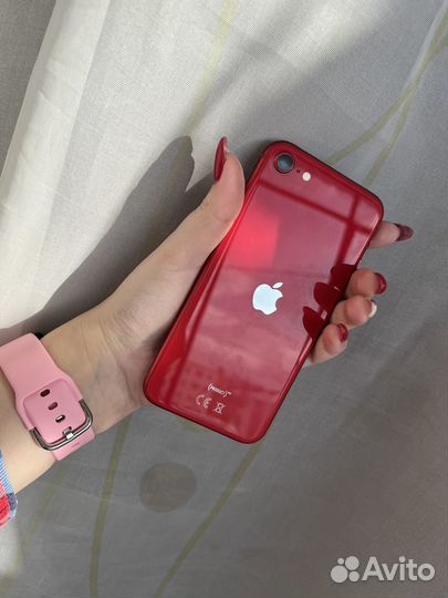iPhone SE, 64 ГБ