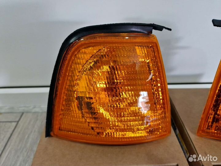 Поворотники передние оранжевые Audi 80 Б4/Б3 (L/R)