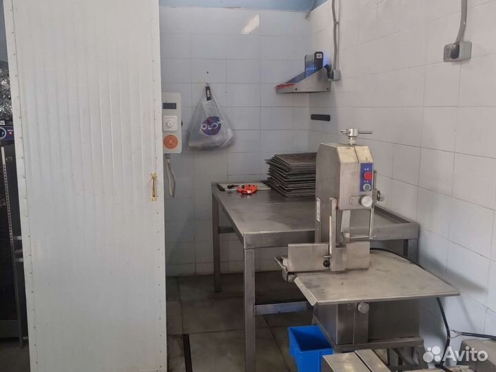 Рабочий мясного цеха