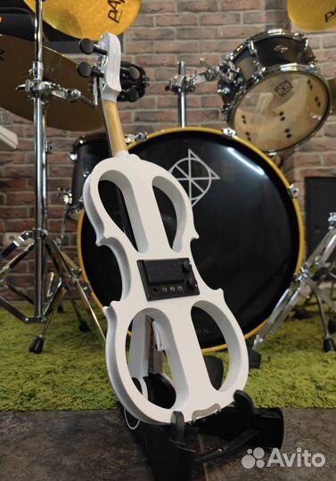 Электроскрипка с аксессуарами