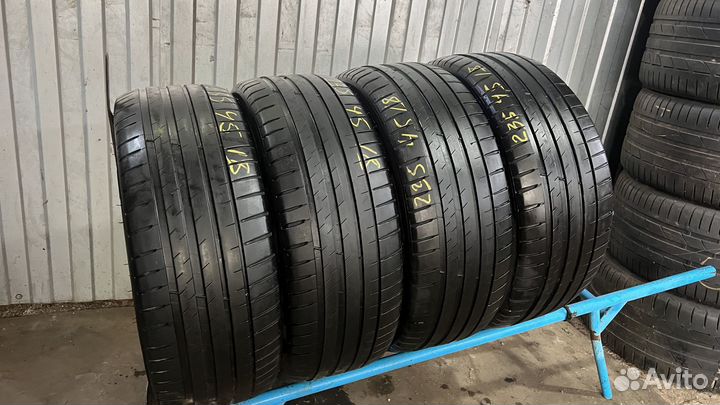 Michelin Pilot Sport 4 235/45 R18 98Y