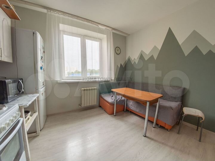 2-к. квартира, 64 м², 4/17 эт.