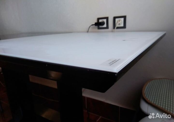 Столешница из стекла