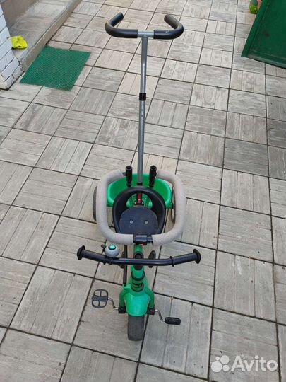 Детский велосипед с ручкой