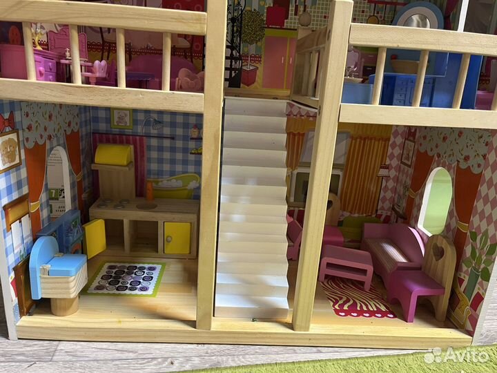 Домик кукольный деревянный
