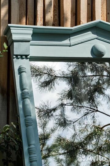 Отреставрированный наличник с зеркалом