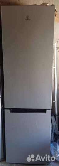 Холодильник бу indesit