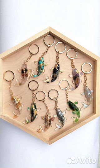 Брелки рыбки с натуральными камнями