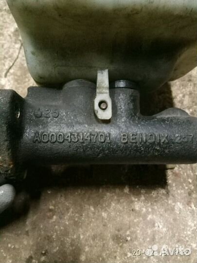 Главный тормозной цилиндр Mercedes Sprinter 97 год