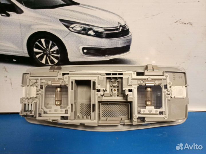 Плафон освещения салона Citroen C-Crosser