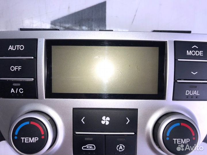 Блок управления климат-контролем Hyundai Santa Fe