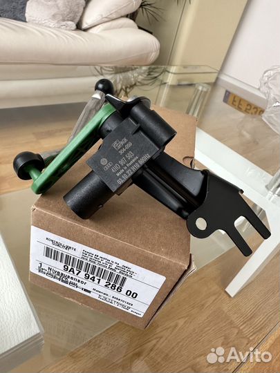 Датчик положения кузова передний правый, Macan 95B