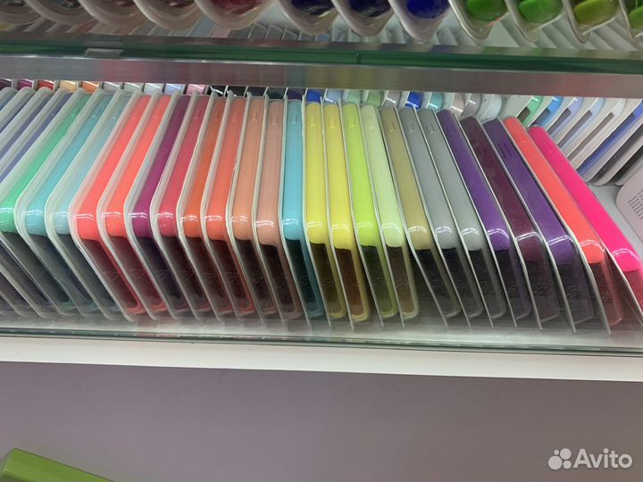 Чехлы на iPhone SE 2020