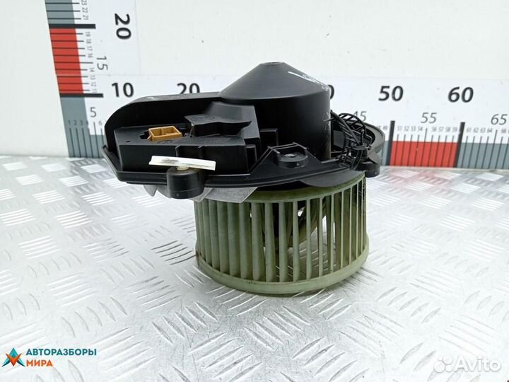 Моторчик печки Audi A4 B5 рест. 2000 8D1820021