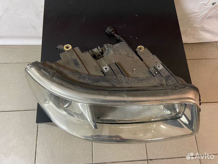 Volswagen Transporter T5 2003-2009 фара передняя