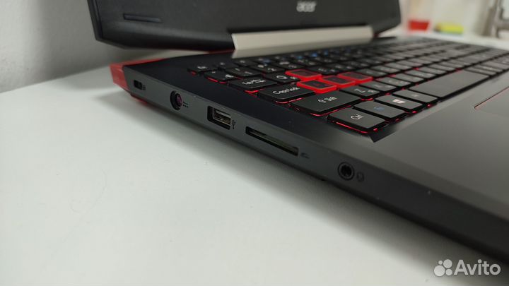 Игровой ноутбук Acer i7-7700/GTX 1050 15.6