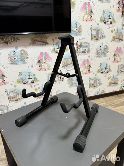 Подставка для гитары