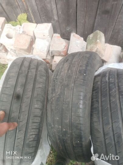 Kumho Ecowing ES01 KH27 215/65 R16 98