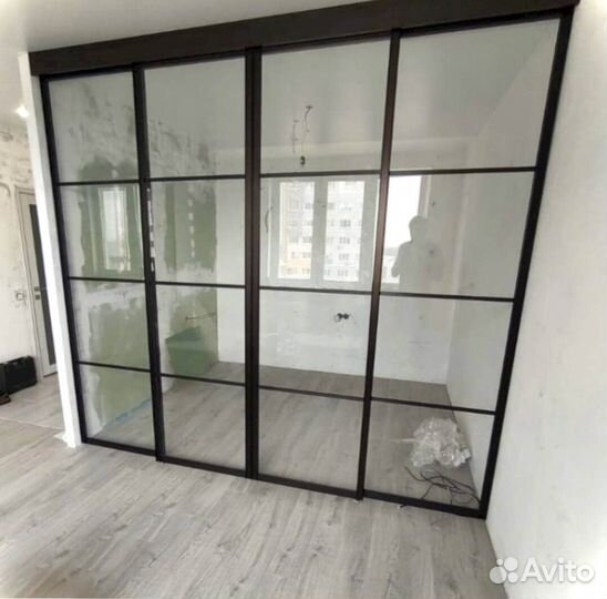 Стеклянная перегородка