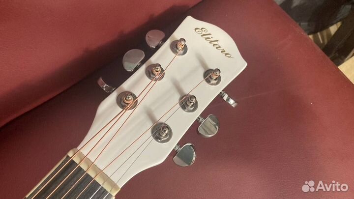 Акустическая гитара новая с коробкой