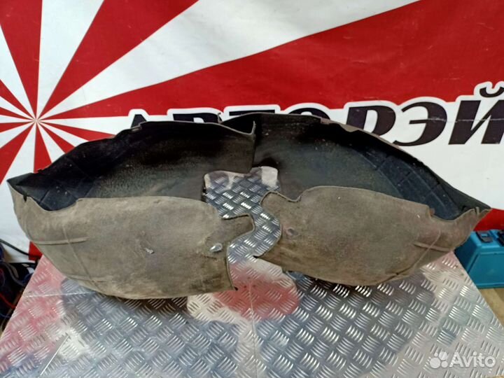 Подкрылок задний левый правый Mercedes Viano 639