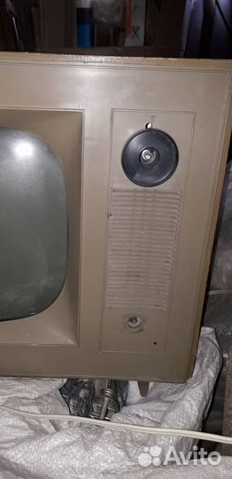 Телевизор Рекорд 64