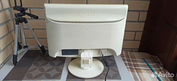 Монитор LG Flatron W1952TQ-WF