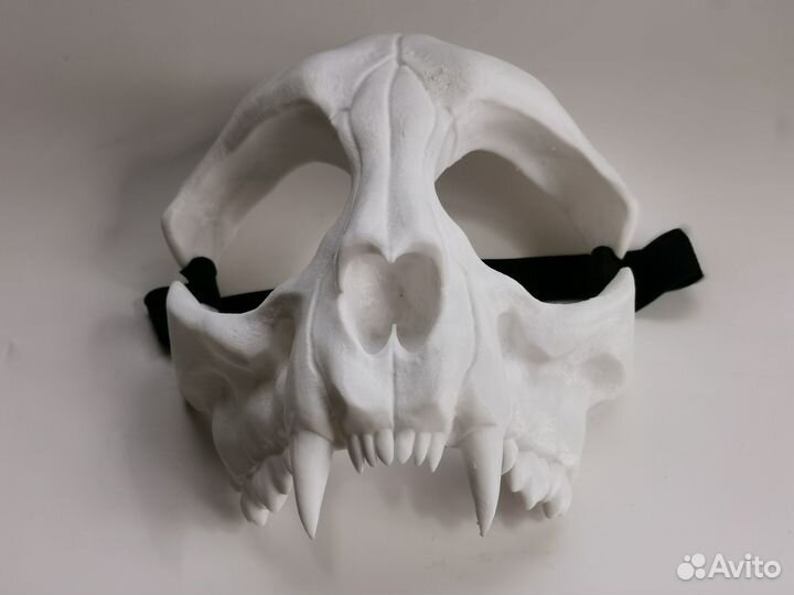 Маска кошки для фурсьюта с большими глазами белая