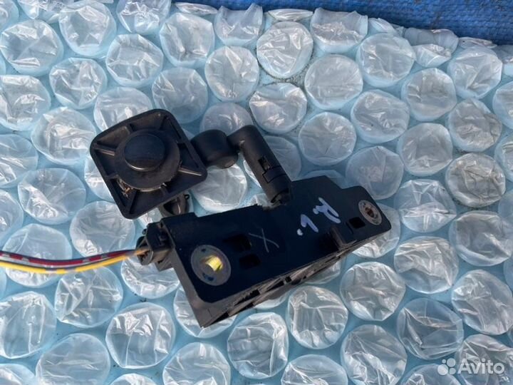 Моторчик открывания стекла задний левый Toyota