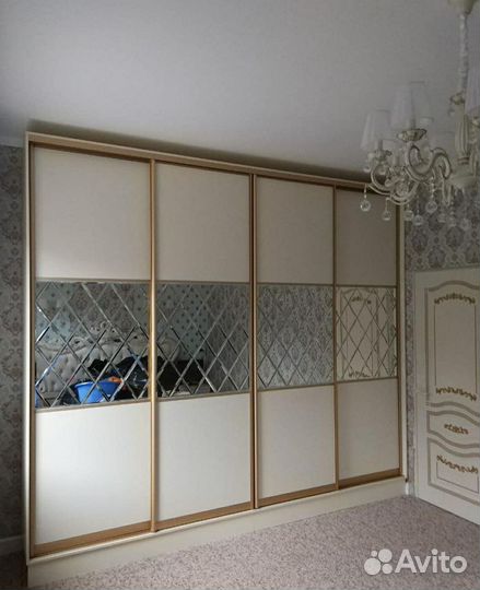 Узкий шкаф