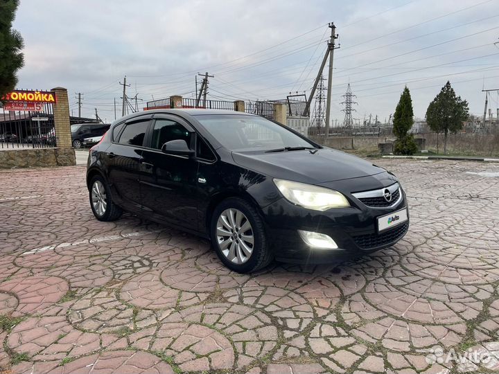 Opel Astra 1.6 МТ, 2011, 267 000 км