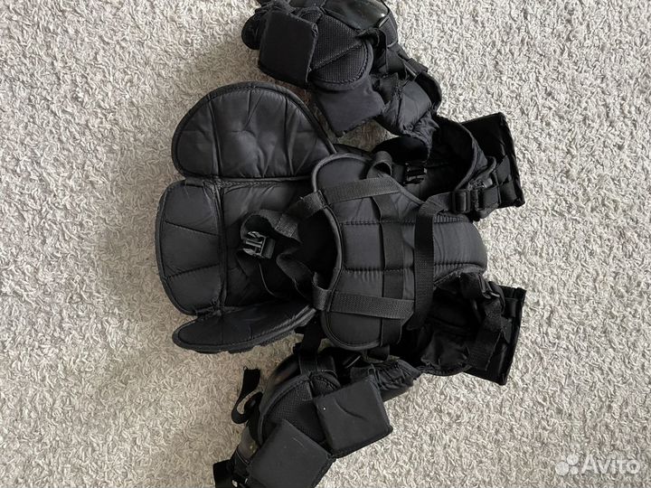 Вратарская нагрудник