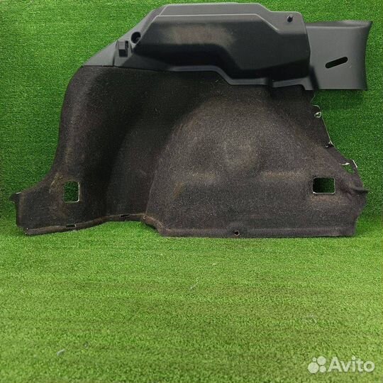 Обшивка отсека багажника правая нижняя Mitsubishi