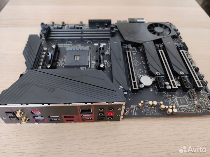 Материнская плата MSI MEG X570 unify