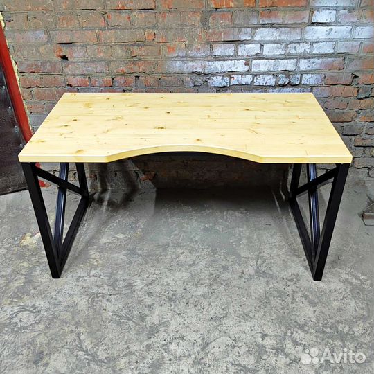 Компьютерный стол, игровой стол