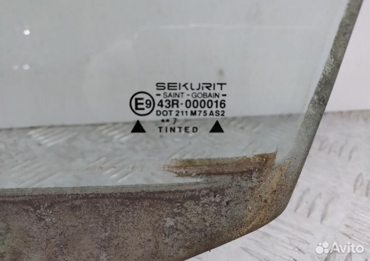 Стекло двери передней левой Volkswagen Polo