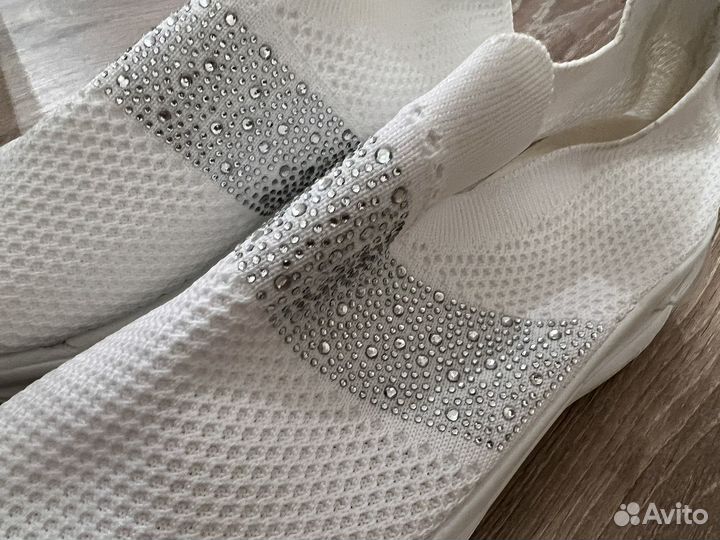 Кроссовки женские 37 размер