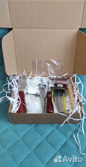 Набор инструментов для работы с кожей