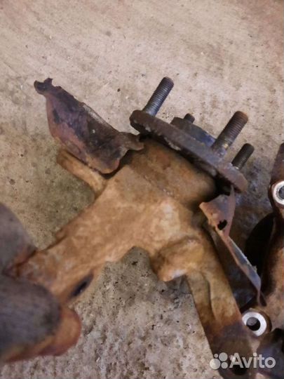 Передние кулаки mitsubishi carisma