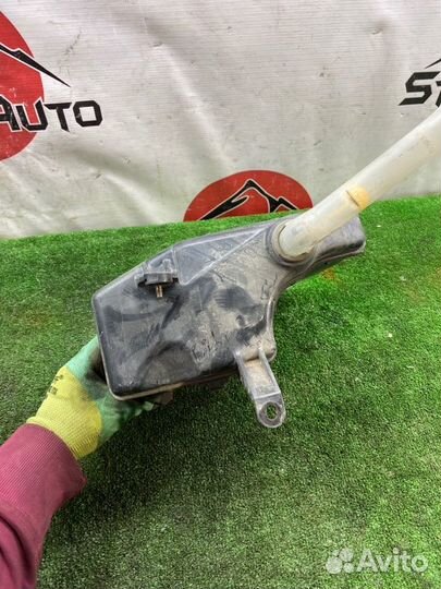 Бачок стеклоомывателя Toyota Cresta GX100