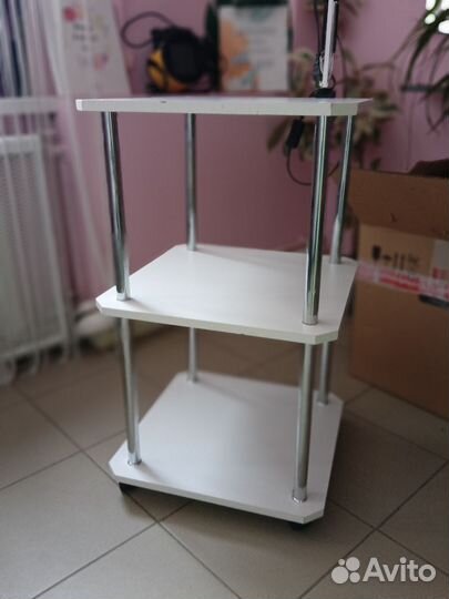 Этажерка на колесиках
