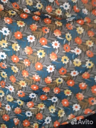 Отрезы шерсти, драпа, ситца, шелка