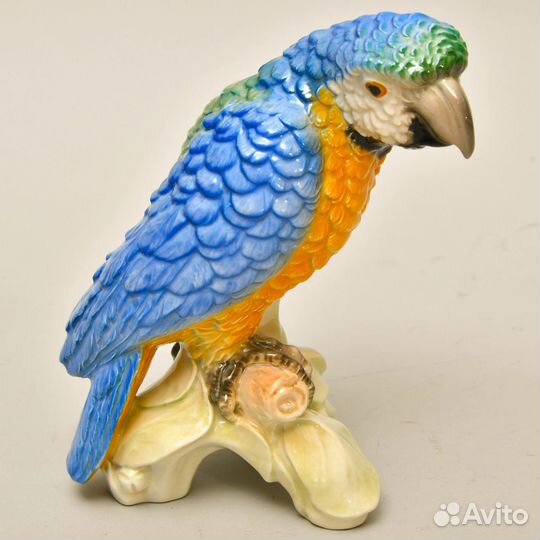 Фарфоровая Статуэтка