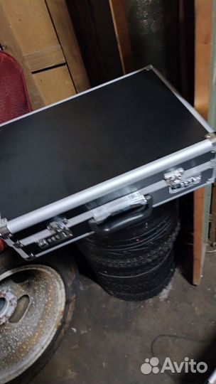 Чемодан, кейс, кофр