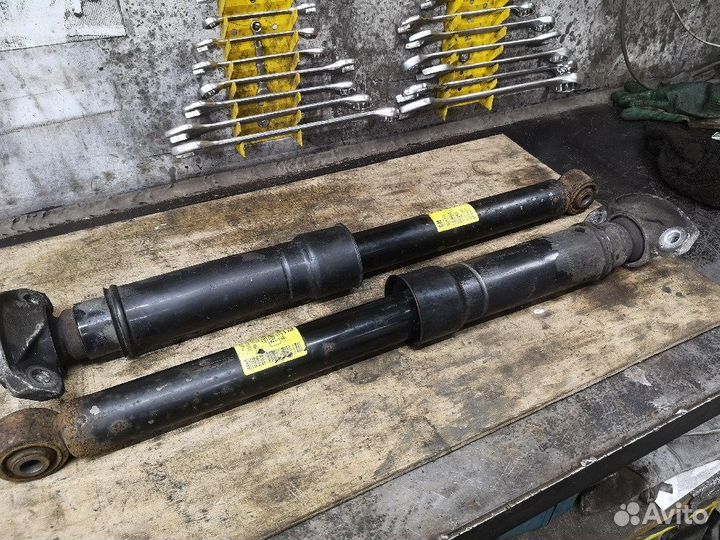 Амортизаторы задние Опель Мокка, 2шт